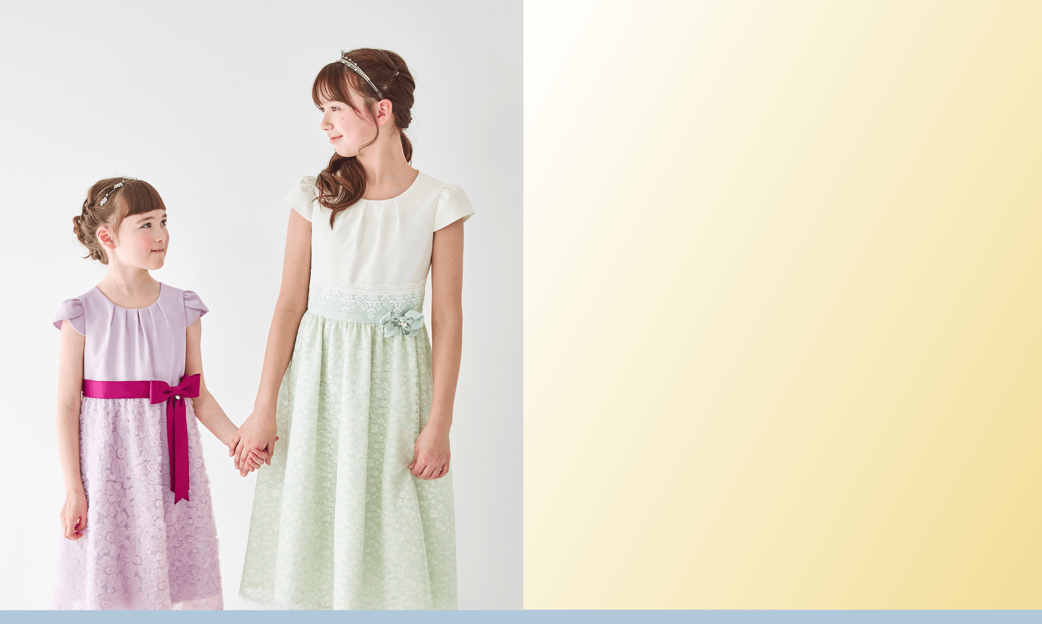 子供と女性の画像